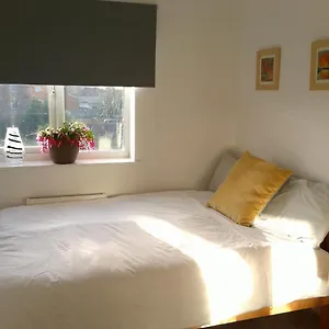 https://two-bedroom-london-luxury-apartment.cambridgehotelsuk.com