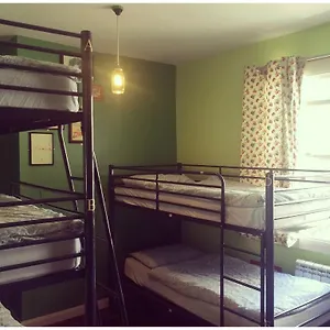  Hostel Bunkhouse